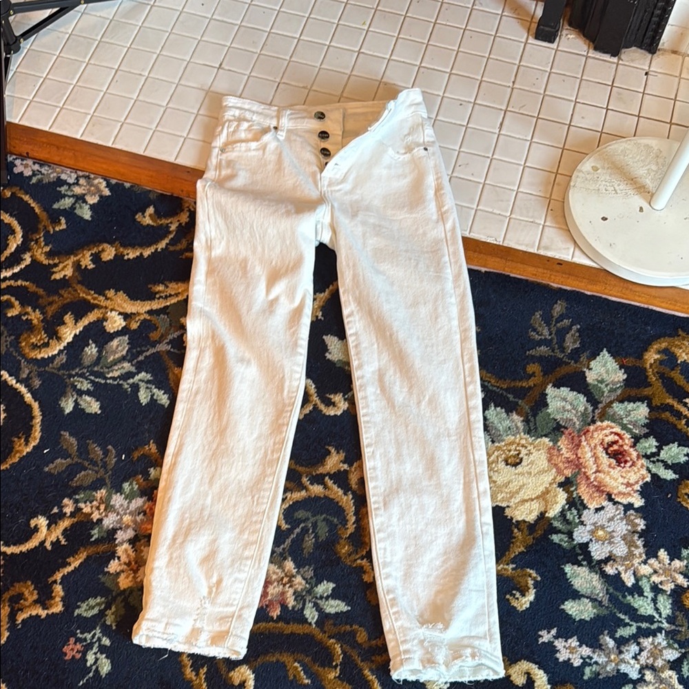 Risen Skinny Women's White Jeans-‎ worn twice- excellent shape